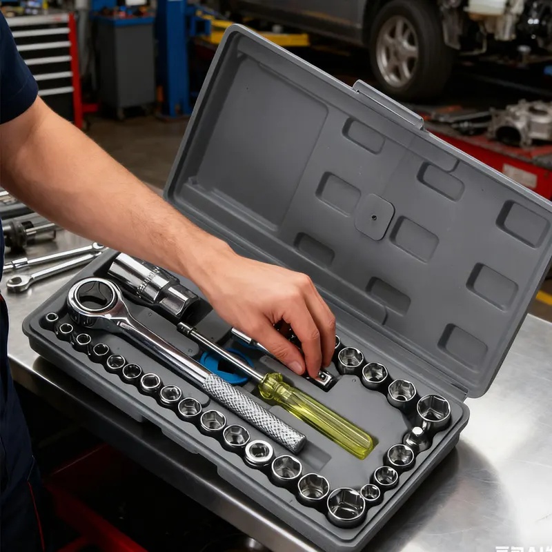 Wielofunkcyjny zestaw narzędzi – Workshop Tools Kit recenzja i cena